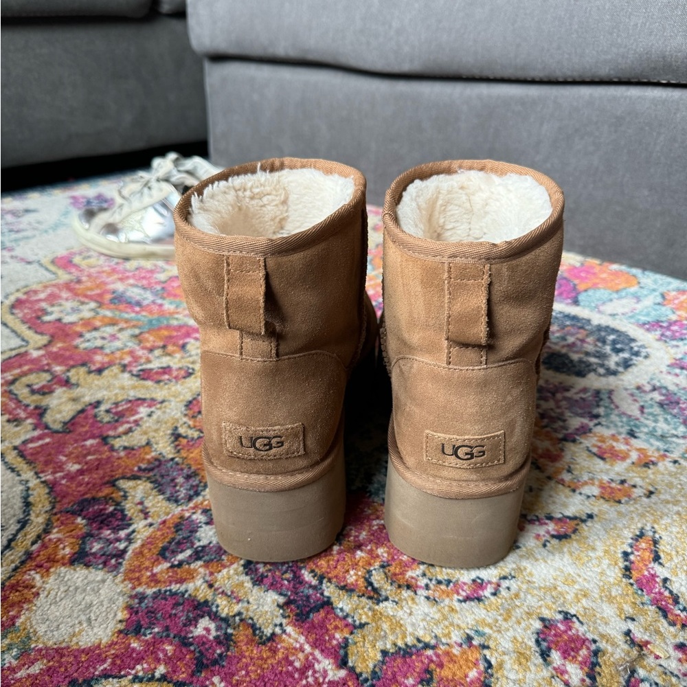 Platform mini Uggs NWT